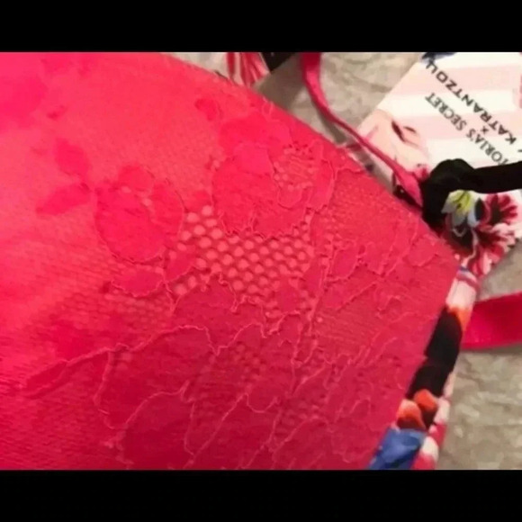 NWT Victoria’s Secret x Mary Katrantzou Pink Bra - Picture 4 of 4